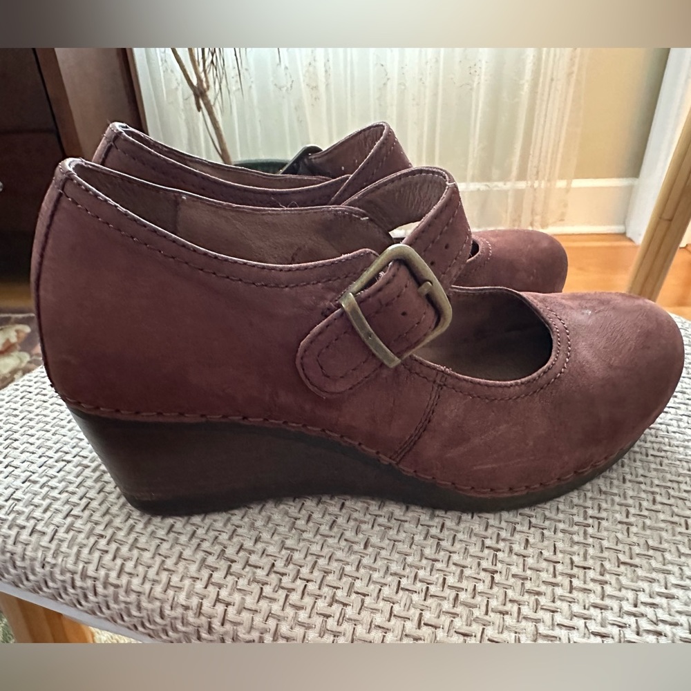 EUC Dansko burgundy suede Mary Jane wedge size 38